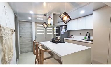Vendo casa remodelada Sabaneta 3 a cuadras de la Av. El Poblado