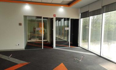 Oficina acondicionada en renta PB de 371m2 en zona Valle Oriente  San Pedro