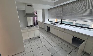 Se renta departamento en Bosques de Las Lomas (N)