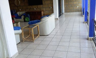 QUINTA RESIDENCIAL TEQUES  con acceso al lago