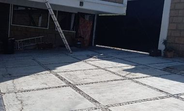 QUINTA RESIDENCIAL TEQUES  con acceso al lago