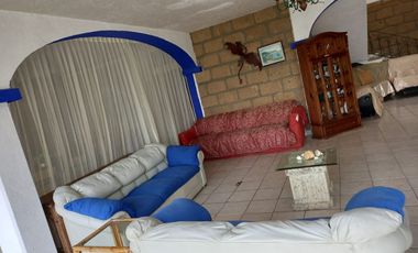 QUINTA RESIDENCIAL TEQUES  con acceso al lago