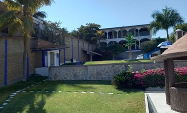 QUINTA RESIDENCIAL TEQUES  con acceso al lago