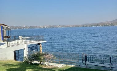 QUINTA RESIDENCIAL TEQUES  con acceso al lago