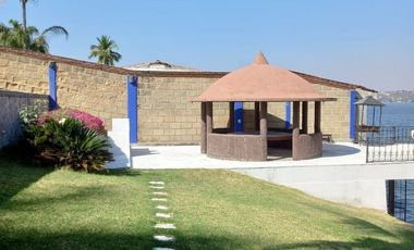 QUINTA RESIDENCIAL TEQUES  con acceso al lago