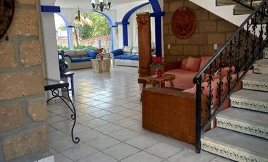 QUINTA RESIDENCIAL TEQUES  con acceso al lago