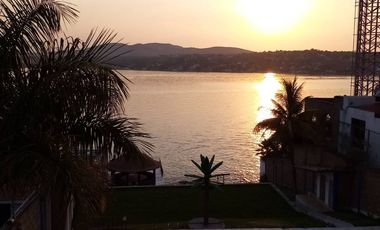 QUINTA RESIDENCIAL TEQUES  con acceso al lago