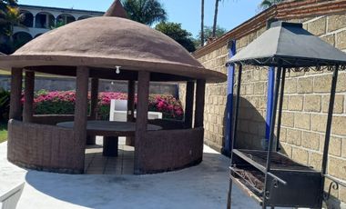 QUINTA RESIDENCIAL TEQUES  con acceso al lago