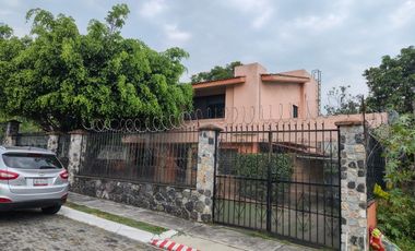785m² Casa Con Alberca en Fraccionamiento al Oriente de Cuernavaca, JIUTEPEC