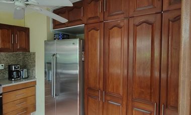 Casa Con Alberca en Fraccionamiento JIUTEPEC