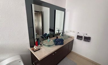 AMUEBLADO Y EQUIPADO EN EXCLUSIVO FRACCIONAMIENTO..