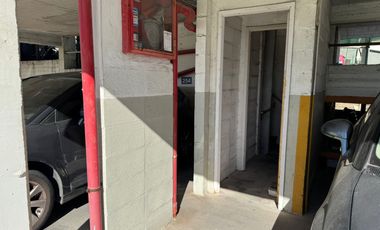 Cochera descubierta cerca de UADE en venta ubicado en Monserrat