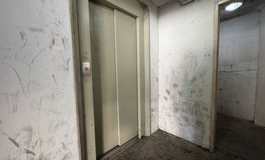 Cochera descubierta cerca de UADE en venta ubicado en Monserrat