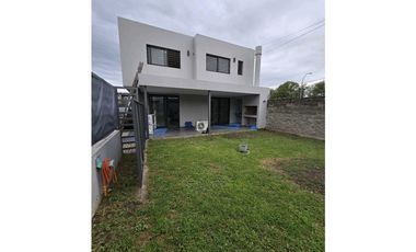 Nuevo Urca! Housing 3 dorm, galeria,  patio! Excelente!