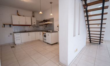 CASA en VENTA - PH-  Barrio Fomento 9 de Julio