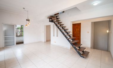 CASA en VENTA - PH-  Barrio Fomento 9 de Julio