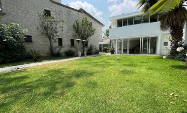 Casa en venta en la Herradura – doble terreno, jardín plano, gimnasio y loft