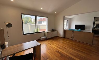 Casa en venta en la Herradura – doble terreno, jardín plano, gimnasio y loft