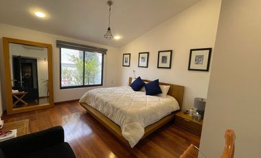 Casa en venta en la Herradura – doble terreno, jardín plano, gimnasio y loft