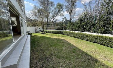 Casa con doble seguridad y vista al bosque a 5 mins de la caseta de acceso