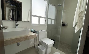 Casa con doble seguridad y vista al bosque a 5 mins de la caseta de acceso