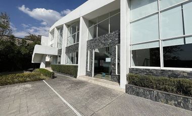 Casa con doble seguridad y vista al bosque a 5 mins de la caseta de acceso