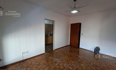 Depto. 3 Amb. al Lateral, Muy Luminoso a 1/c de Av. Maipú