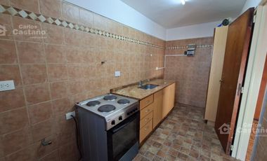 Depto. 3 Amb. al Lateral, Muy Luminoso a 1/c de Av. Maipú