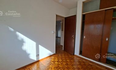 Depto. 3 Amb. al Lateral, Muy Luminoso a 1/c de Av. Maipú