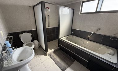 VENTA PREDIO URBANO / USO INDUSTRIA, OFICINAS, CASA HABIT. EN COL. VISTA HERMOSA