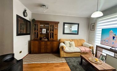 Casa en Venta en Av Farellones, 1710 Jardines del sol II(