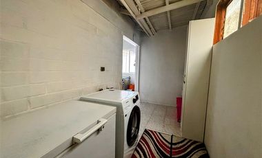 Casa en Venta en Av Farellones, 1710 Jardines del sol II(