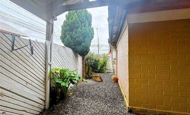 Casa en Venta en Av Farellones, 1710 Jardines del sol II(