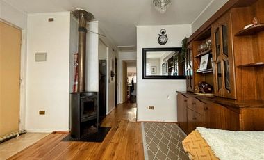 Casa en Venta en Av Farellones, 1710 Jardines del sol II(