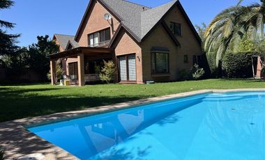 Casa en Arriendo en Condominio Los Atacameños