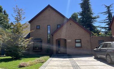 Casa en Arriendo en Condominio Los Atacameños