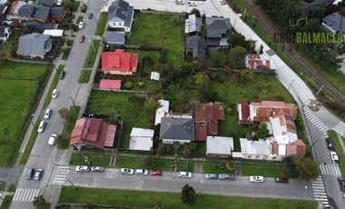 Casa en Venta en Barrio Estación, casa antigua en muy buen estado, maderas nativas y gran jardín.