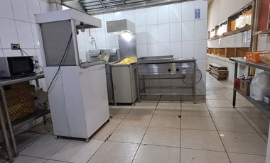 SE VENDE, PROPIEDAD COMERCIAL CON PANADERÍA Y PASTELERÍA