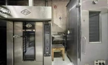 SE VENDE, PROPIEDAD COMERCIAL CON PANADERÍA Y PASTELERÍA