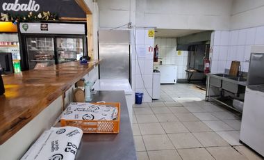 SE VENDE, PROPIEDAD COMERCIAL CON PANADERÍA Y PASTELERÍA