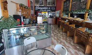 SE VENDE, PROPIEDAD COMERCIAL CON PANADERÍA Y PASTELERÍA