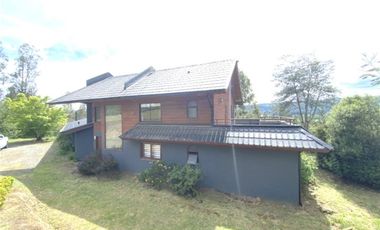 Casa en Arriendo en COD37542 Gran casa en condominio en sector Monteverde con acceso controlado