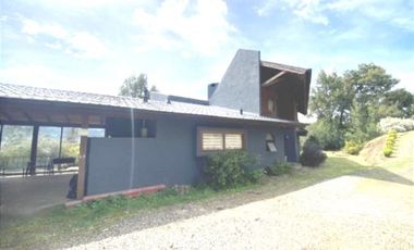 Casa en Arriendo en COD37542 Gran casa en condominio en sector Monteverde con acceso controlado