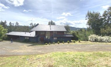 Casa en Arriendo en COD37542 Gran casa en condominio en sector Monteverde con acceso controlado