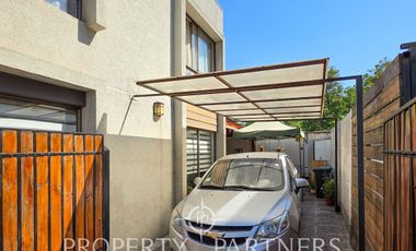 Casa mediterranea en condominio, excelente ubicacion
