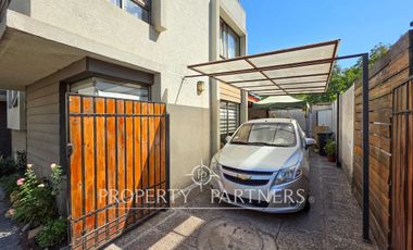 Casa mediterranea en condominio, excelente ubicacion