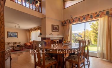 Amplia y comoda propiedad a pasos de Metro Rojas Magallanes.