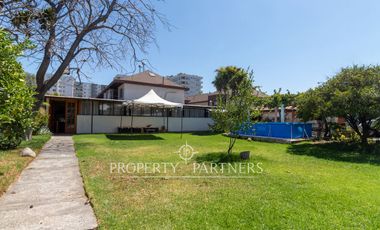 Amplia y comoda propiedad a pasos de Metro Rojas Magallanes.