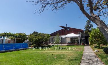 Amplia y comoda propiedad a pasos de Metro Rojas Magallanes.