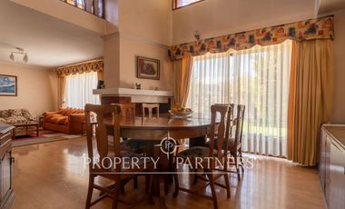 Amplia y comoda propiedad a pasos de Metro Rojas Magallanes.